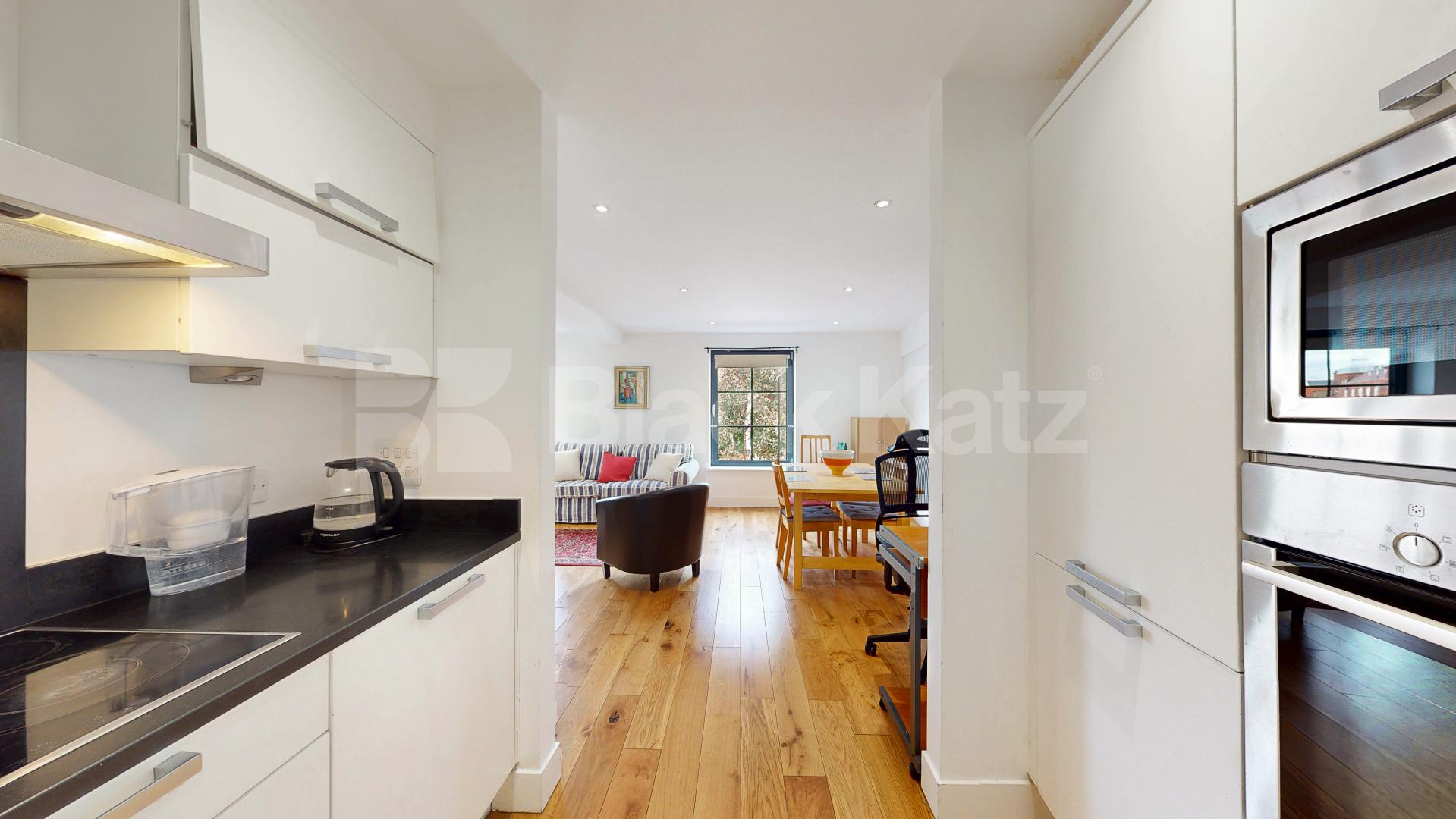 Bright & Spacious 2 Bed Apartment Moments from King’s Cross York Way, Holloway